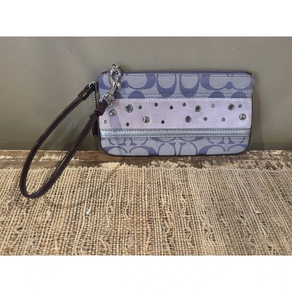 Coach Corner Zip Wristlet In Signature Canvas  Silver/Iris With Silver Detail‎